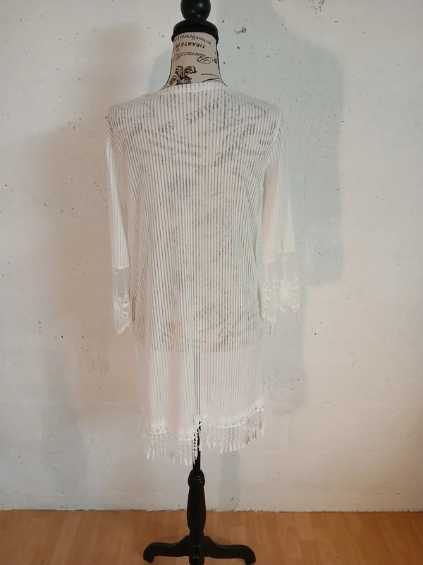 🤍 Off-white embroidered kimono – Estimated size M – Very good condition – photo 4